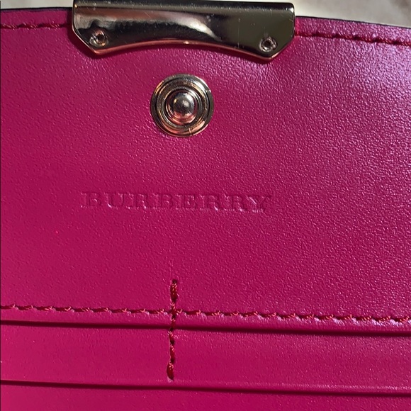 Burberry Porter Wallet in Vibrant Fuchsia - Picture 6 of 7